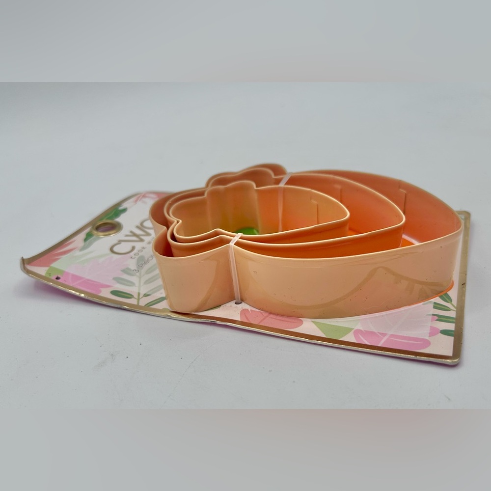 CWC Cook With Color 3pc Carrot Cookie Cutter Set Easter New - Picture 4 of 4